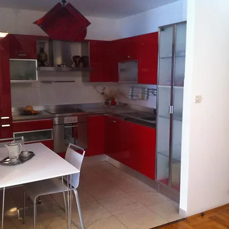 Apartament 4 You